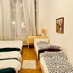 Hotel Apartment In Prague 2 Square